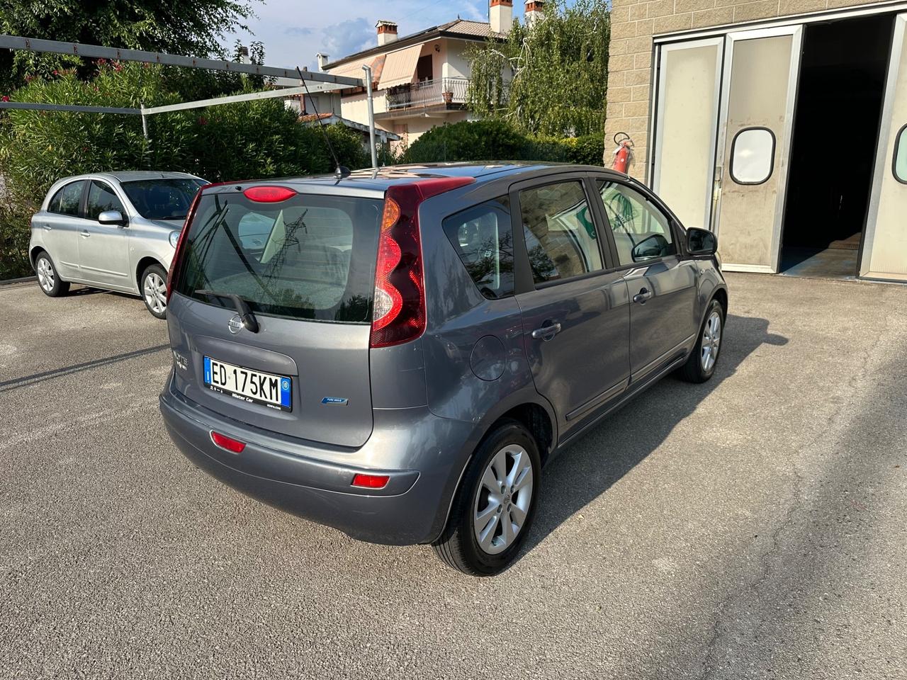 Nissan Note 1.4 bz Acenta 5p. - 2010 - 129.000km Neop