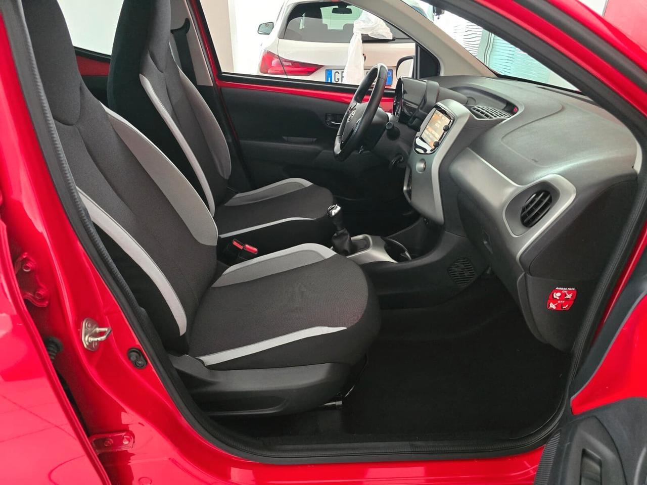 Toyota Aygo 1.0 VVT-i 69 CV 5 porte x-play