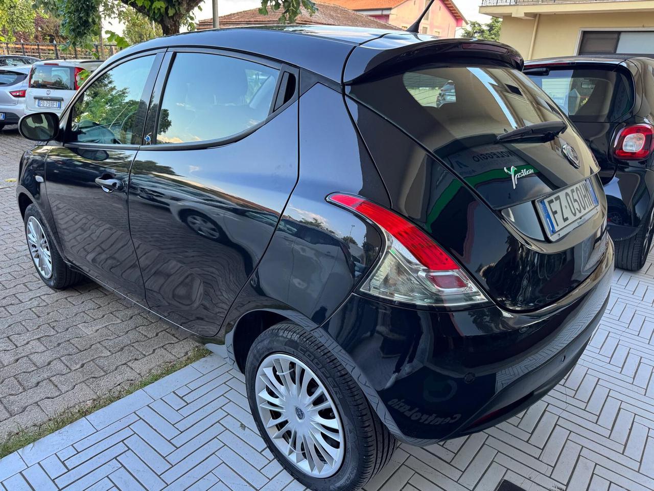 Lancia Ypsilon 1.2 69 CV 5 porte GPL Ecochic Elefantino Blu