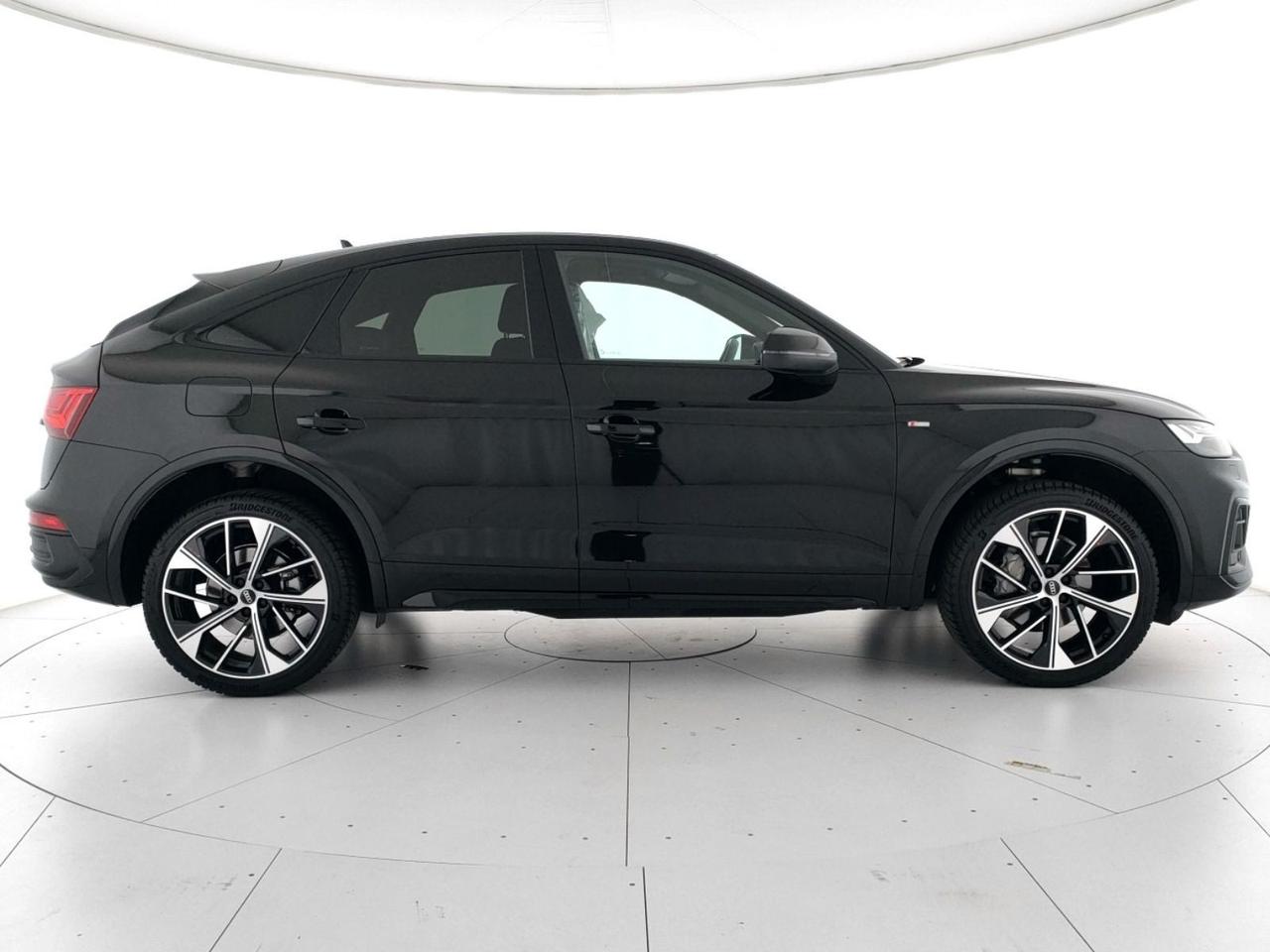 Audi Q5 sportback 40 2.0 tdi mhev 12v identity black quattro s-tronic