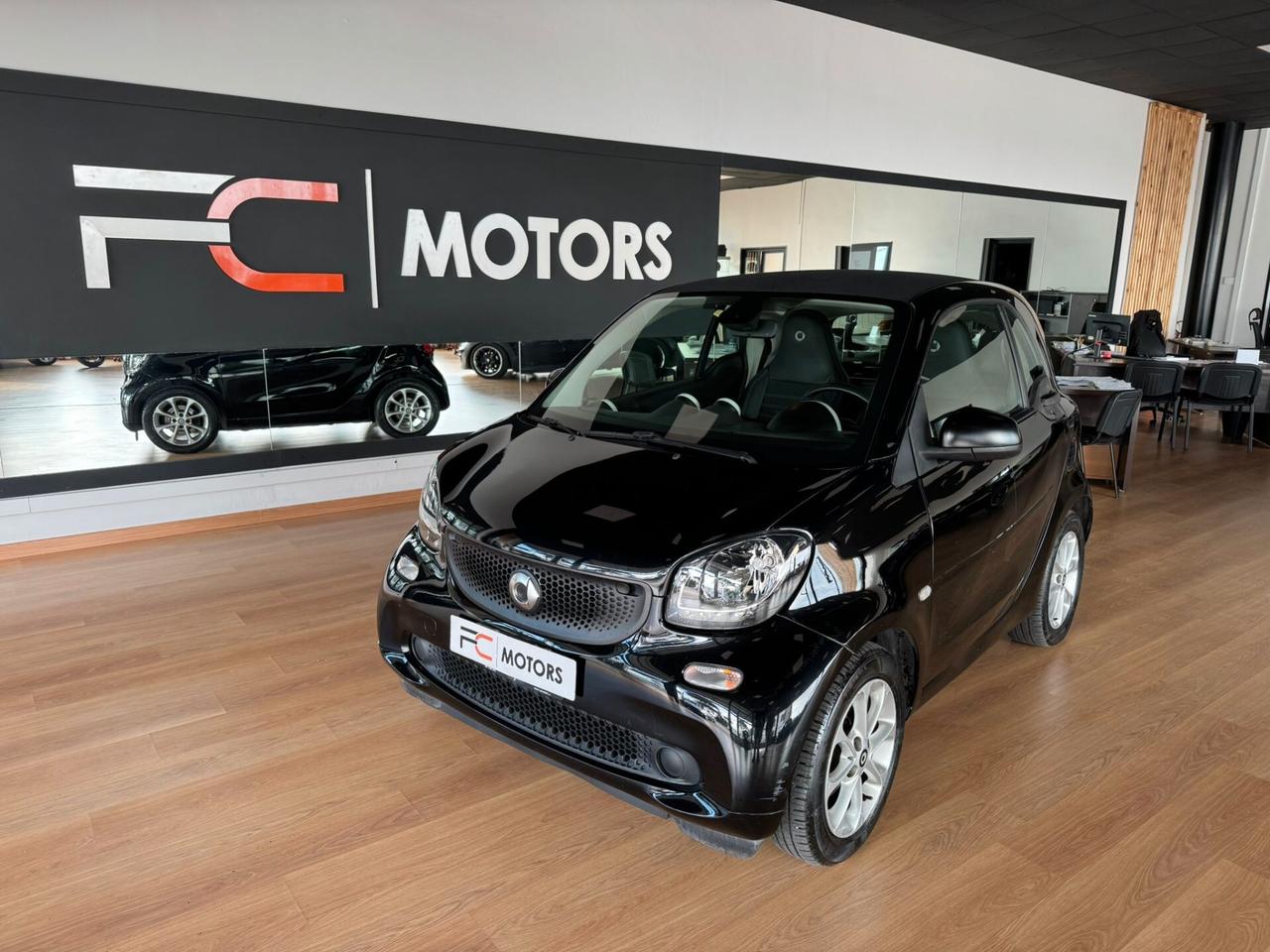 Smart ForTwo 70 1.0 NEOPATENTATI PELLE-SCHERMO-PADDLE