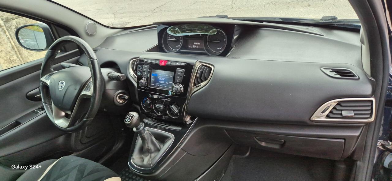 Lancia Ypsilon 1.2 69 CV 5 porte Gold NEOPATENTATI