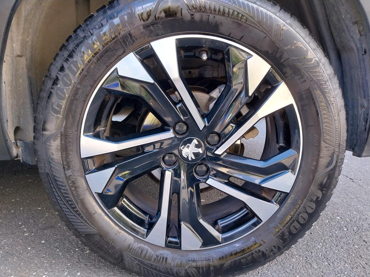 PEUGEOT 2008 1.2 BENZINA 30.000 KM ALLURE 2022