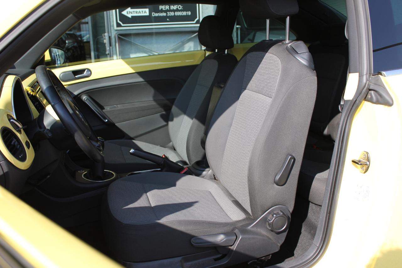 Volkswagen Maggiolino 1.2 TSI Design 105CV – Cerchi 18”, Sound Fender, Sedili Riscaldati