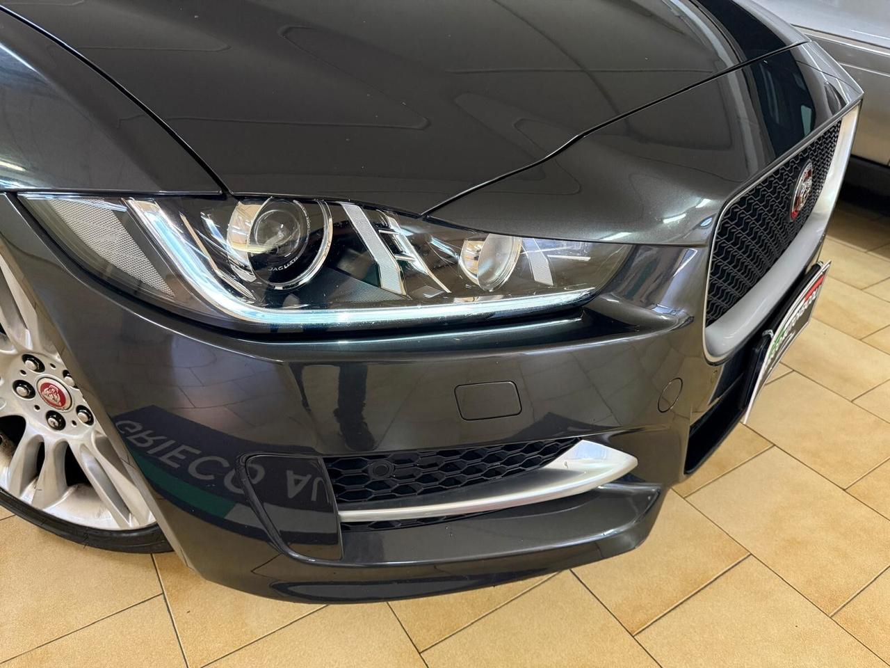 JAGUAR XE R-SPORT TURBO 180CV AWD TETTO E TELECAMERA