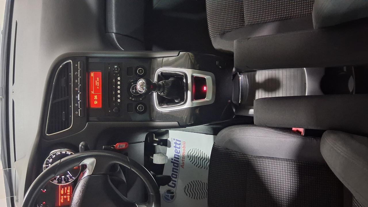Peugeot 5008 Allure 7 posti 1.6 120cv anno 2015