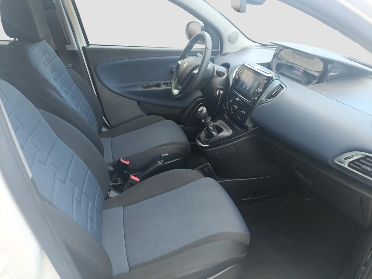 Lancia Ypsilon 1.0 FireFly 5 porte S&S Hybrid Gold