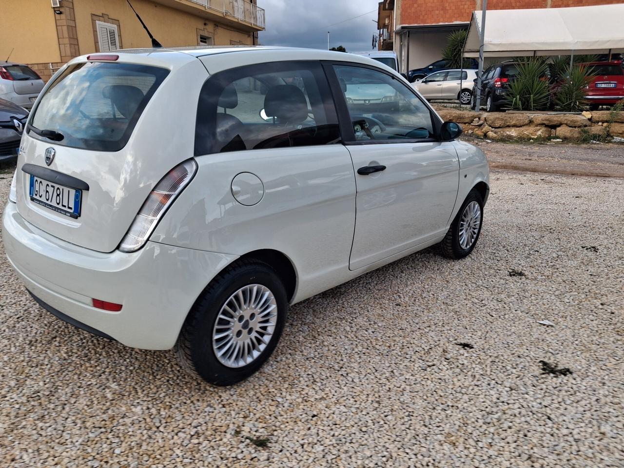 Lancia Ypsilon 1.2 Platino