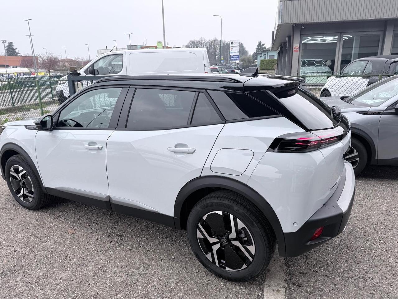 Peugeot 2008 2008 1.2 hybrid GT 145cv e-dcs6