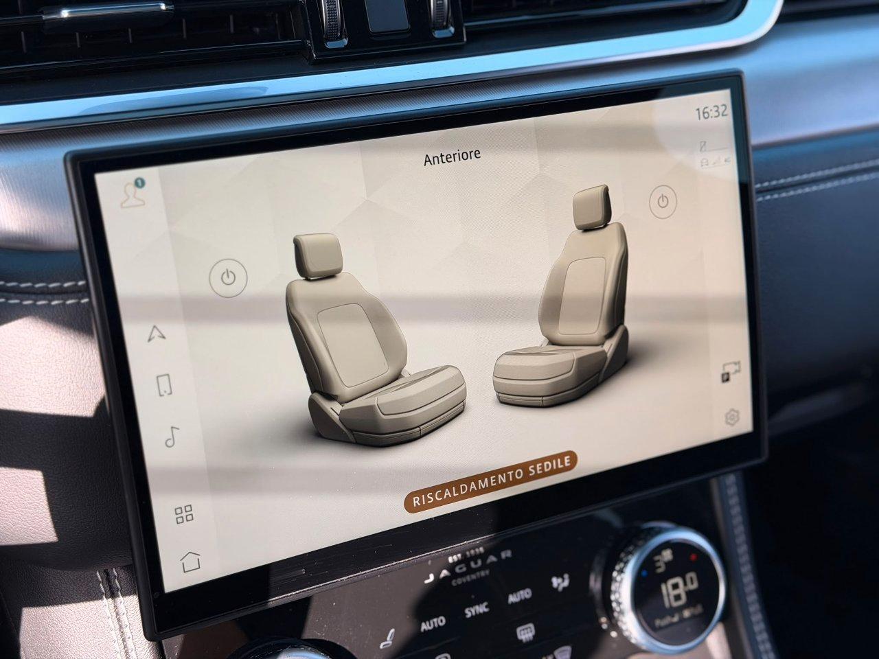 Jaguar F-Pace 2.0d i4 mhev R-Dynamic SE awd 204cv auto