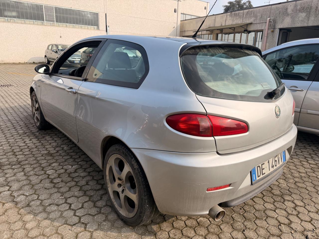 Alfa Romeo 147 1.6 GPL 3 porte Distinctive
