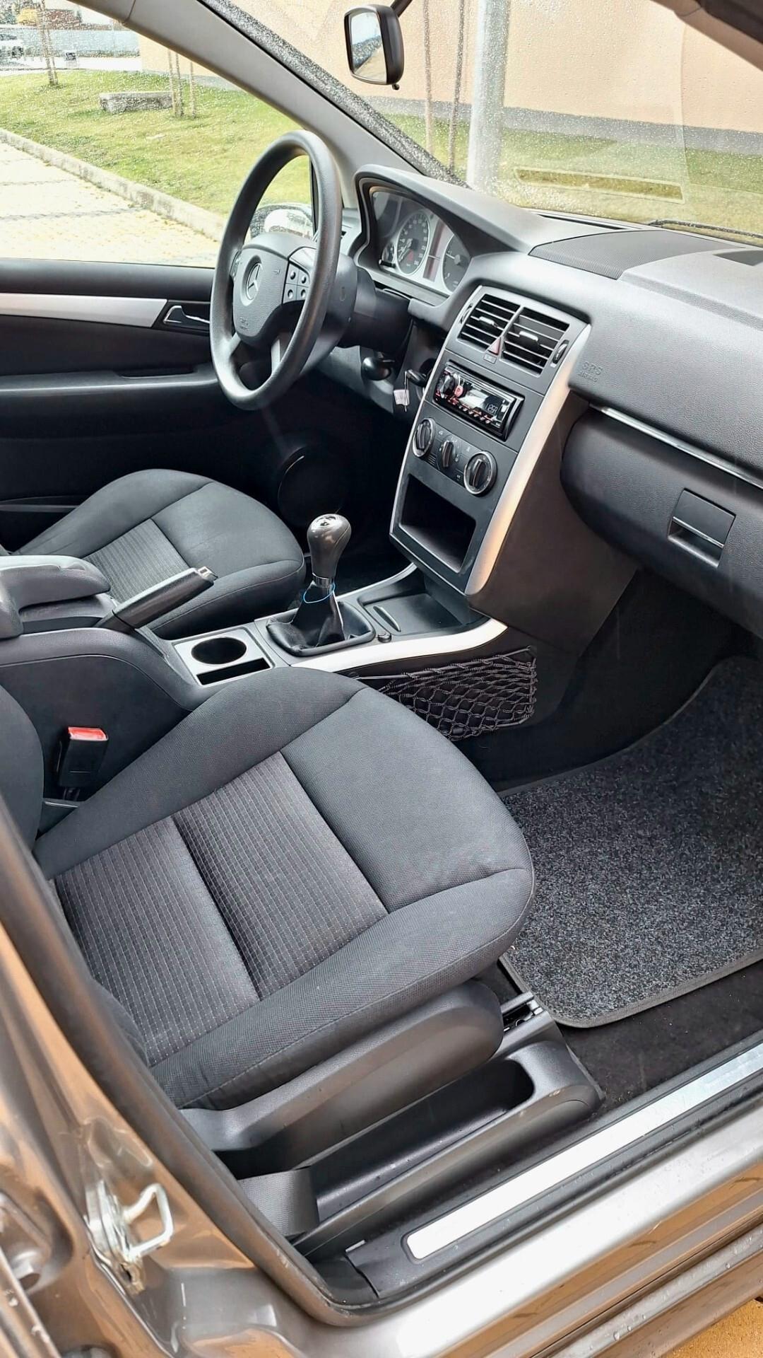 Mercedes-benz B 180 D Unipropr.