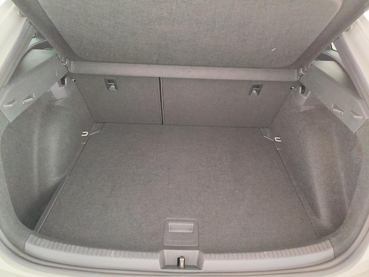 Volkswagen Taigo 1.0 tsi r-line 110cv
