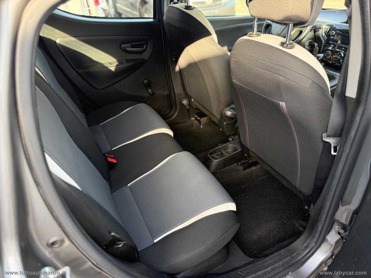 LANCIA Ypsilon 1.2 69 CV 5p. Platinum
