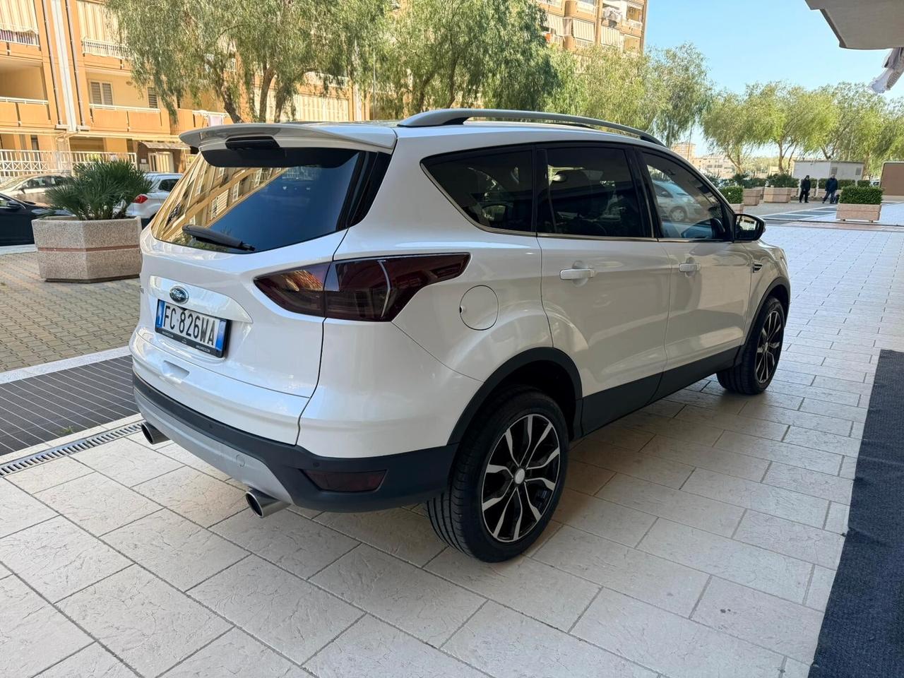 Ford Kuga 2.0 TDCI 150 CV S&S 4WD Powershift Titanium X