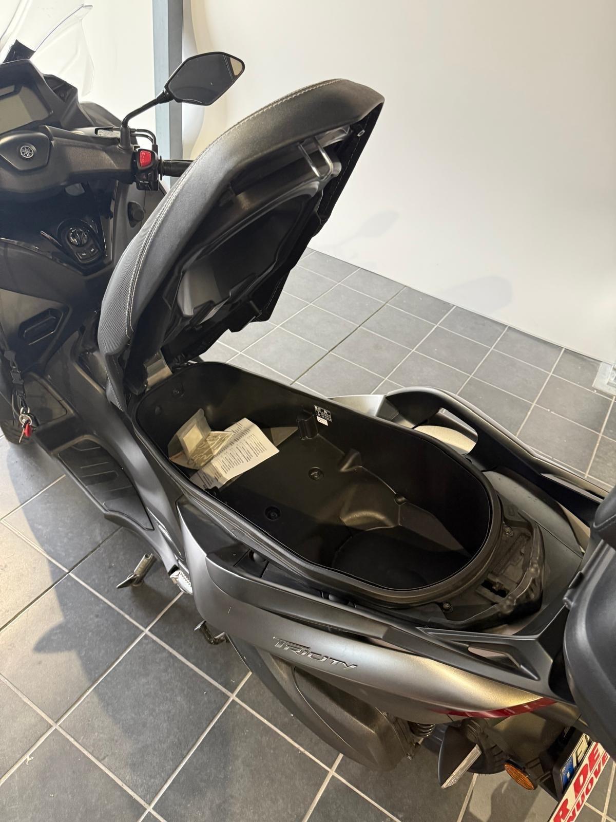 YAMAHA TRICITY 300 -CONTO VENDITA