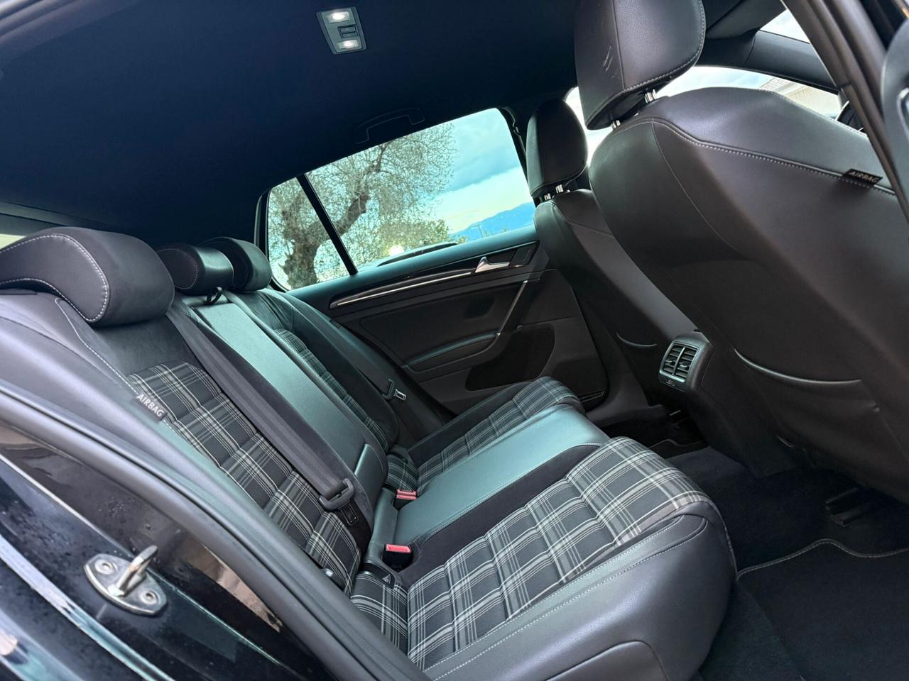 Volkswagen Golf 7 GTD DSG 2.0 Tdi 184Cv