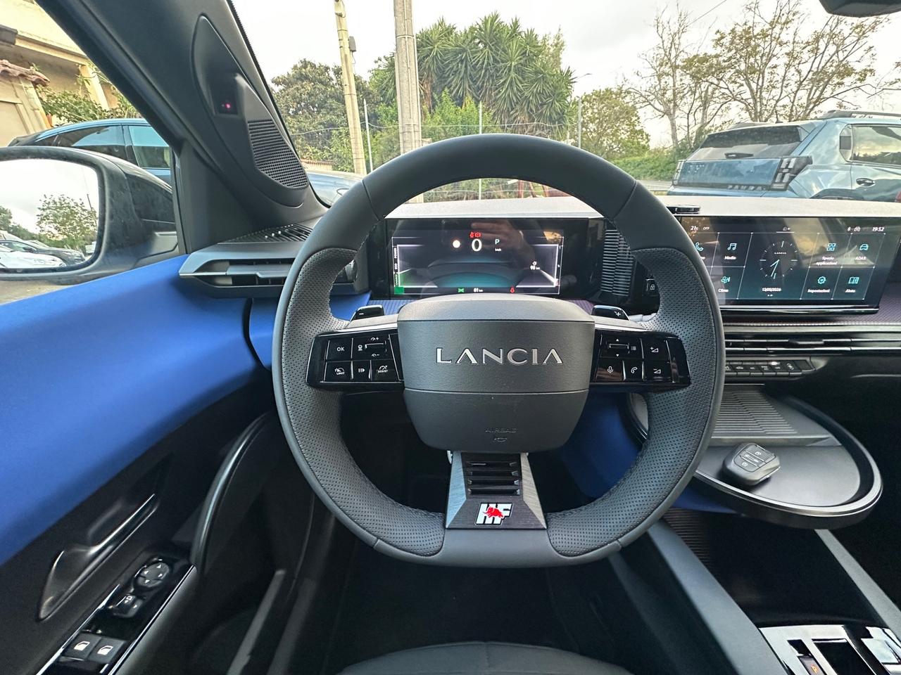 Lancia Ypsilon Hybrid e-DCT HF Line
