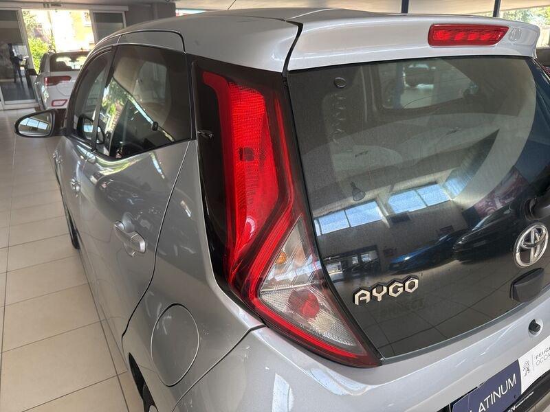 Toyota Aygo 1.0 VVT-i 69 CV 5 porte x-business