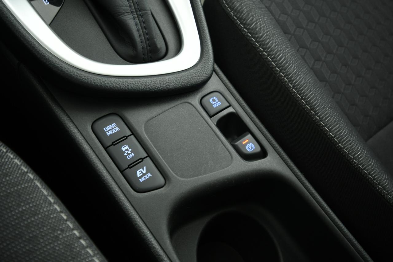 TOYOTA Yaris 1.5h Business CAMERA+ACC+APP CONNECT+NEOPATENTATI