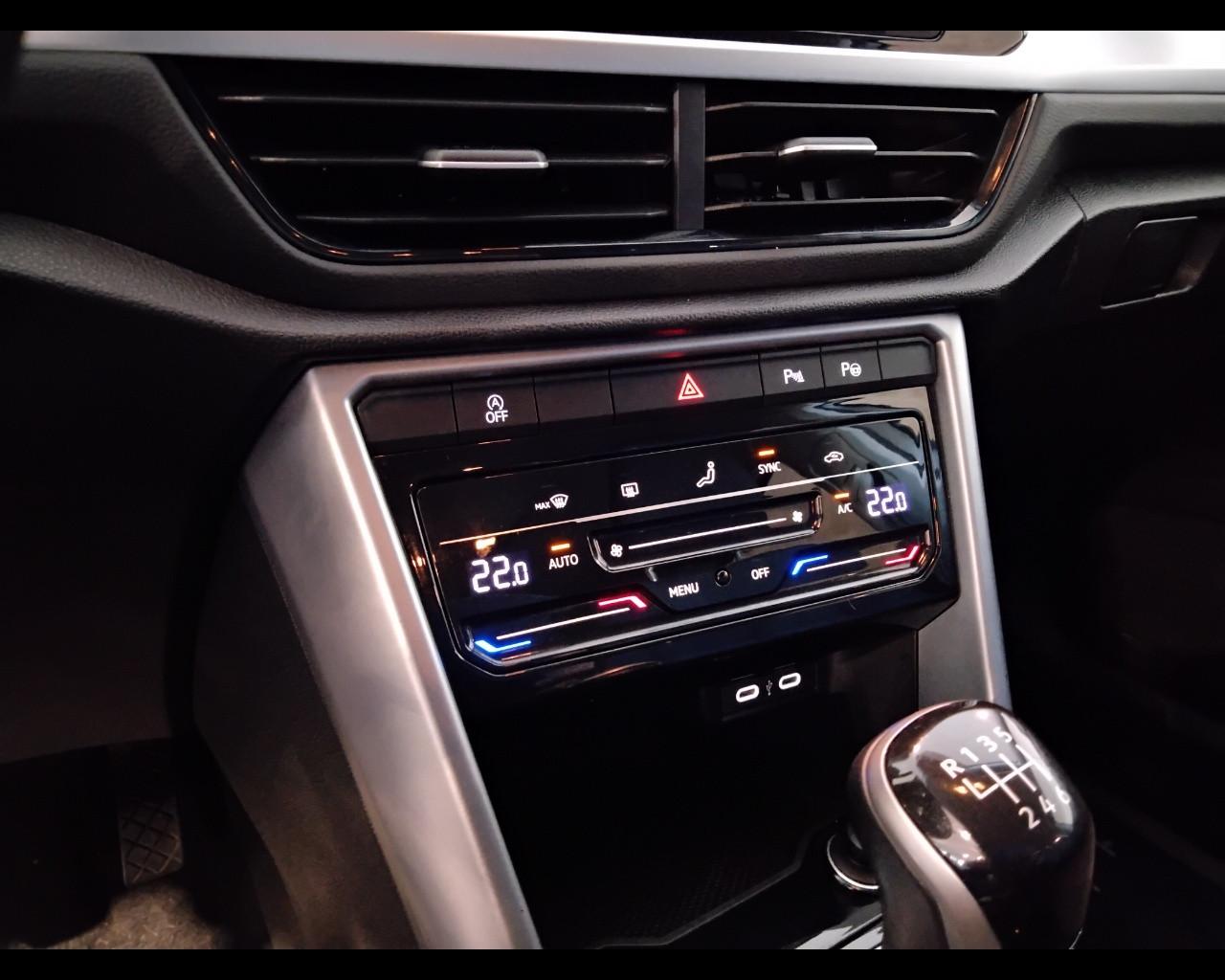 VOLKSWAGEN T-Roc 2022 - T-Roc 1.0 tsi Style 110cv