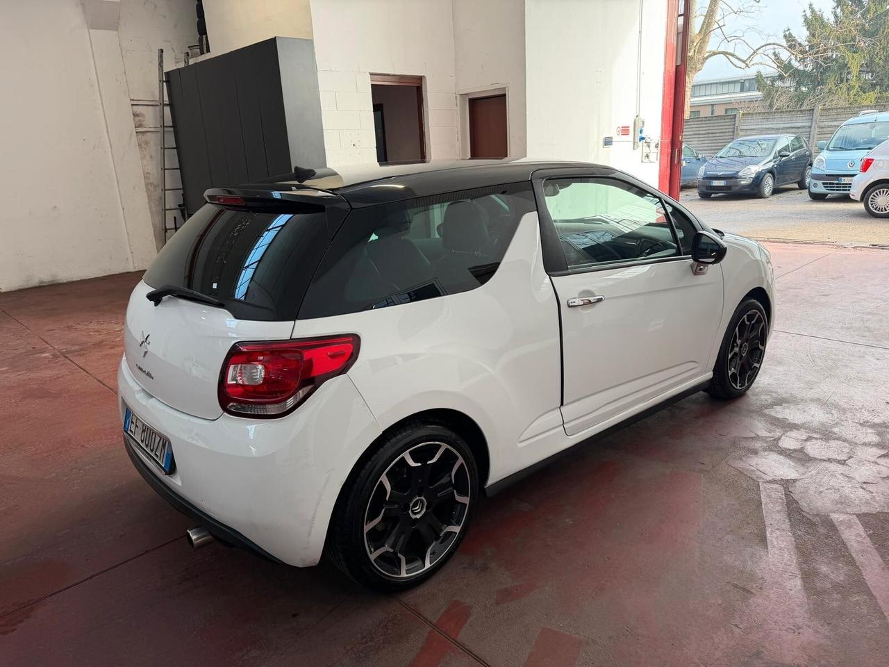 DS 3 1.6 VTi 120 Just Black NEOPAT