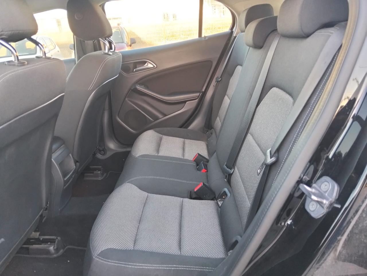 Mercedes-benz GLA 200 d Automatic Premium