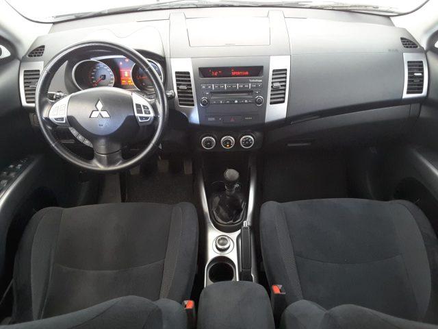MITSUBISHI Outlander 2.0 DI-D 140cv Instyle 4WD 7 POSTI