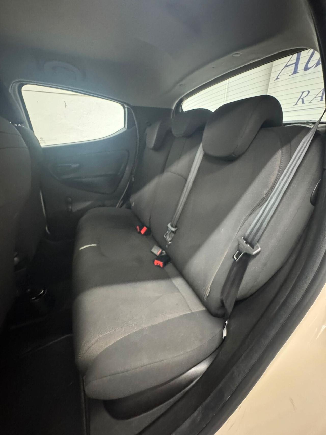 Lancia Ypsilon 1.2 69 CV 5 porte S&S Platinum