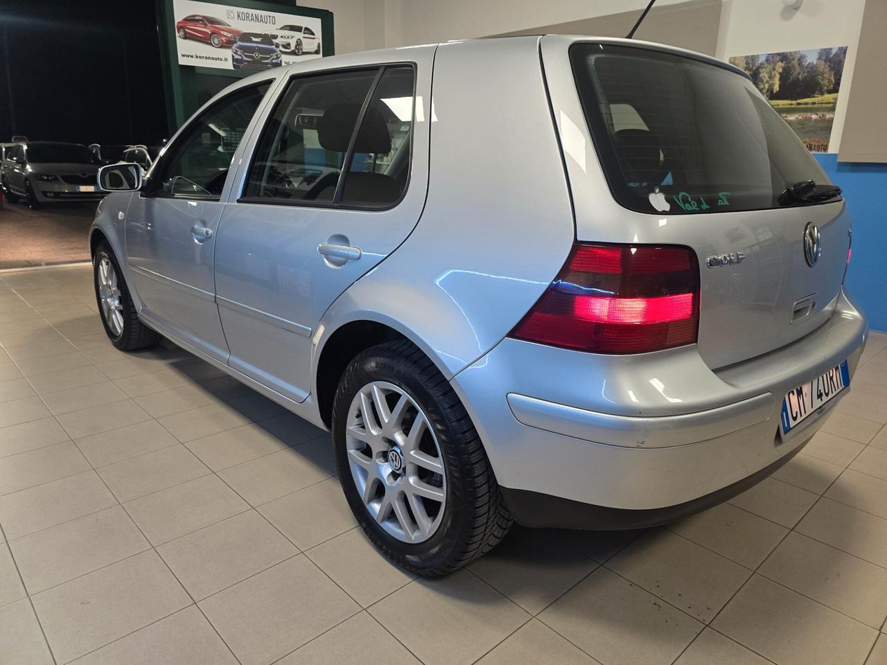 Volkswagen Golf 1.6 16V FSI 3p. Comfortline
