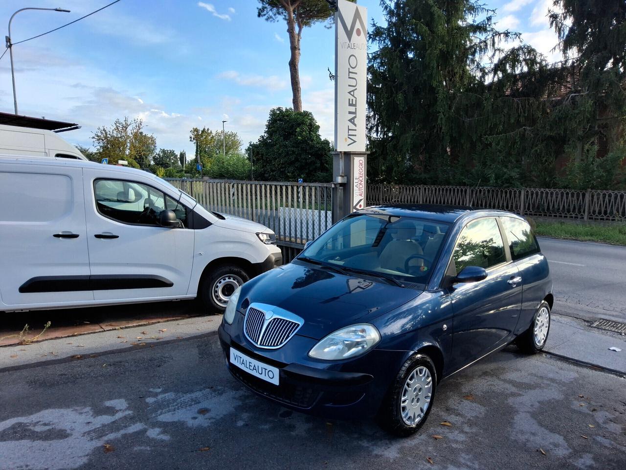Lancia Ypsilon 1.2 Argento ((TUTTO INCLUSO))