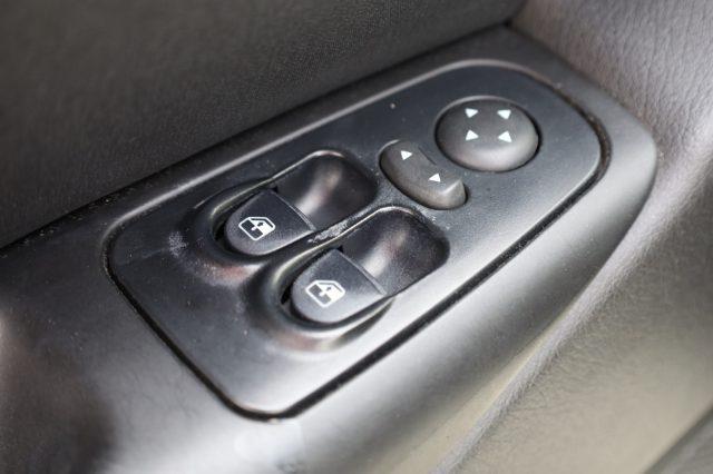 LANCIA Ypsilon 1.2i 69CV 5Porte UniProprietario per NEOPATENTATI