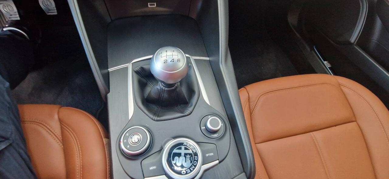 Alfa Romeo Giulia 2.2 180 CV 05/17 KM 38000 ITALIANA +BIXENO+PELLE TOTALE+NAVIGATORE+TELECAMERA