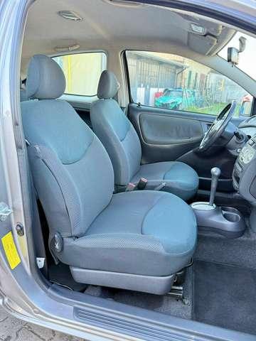 Toyota Yaris 3p 1.3 Sol auto