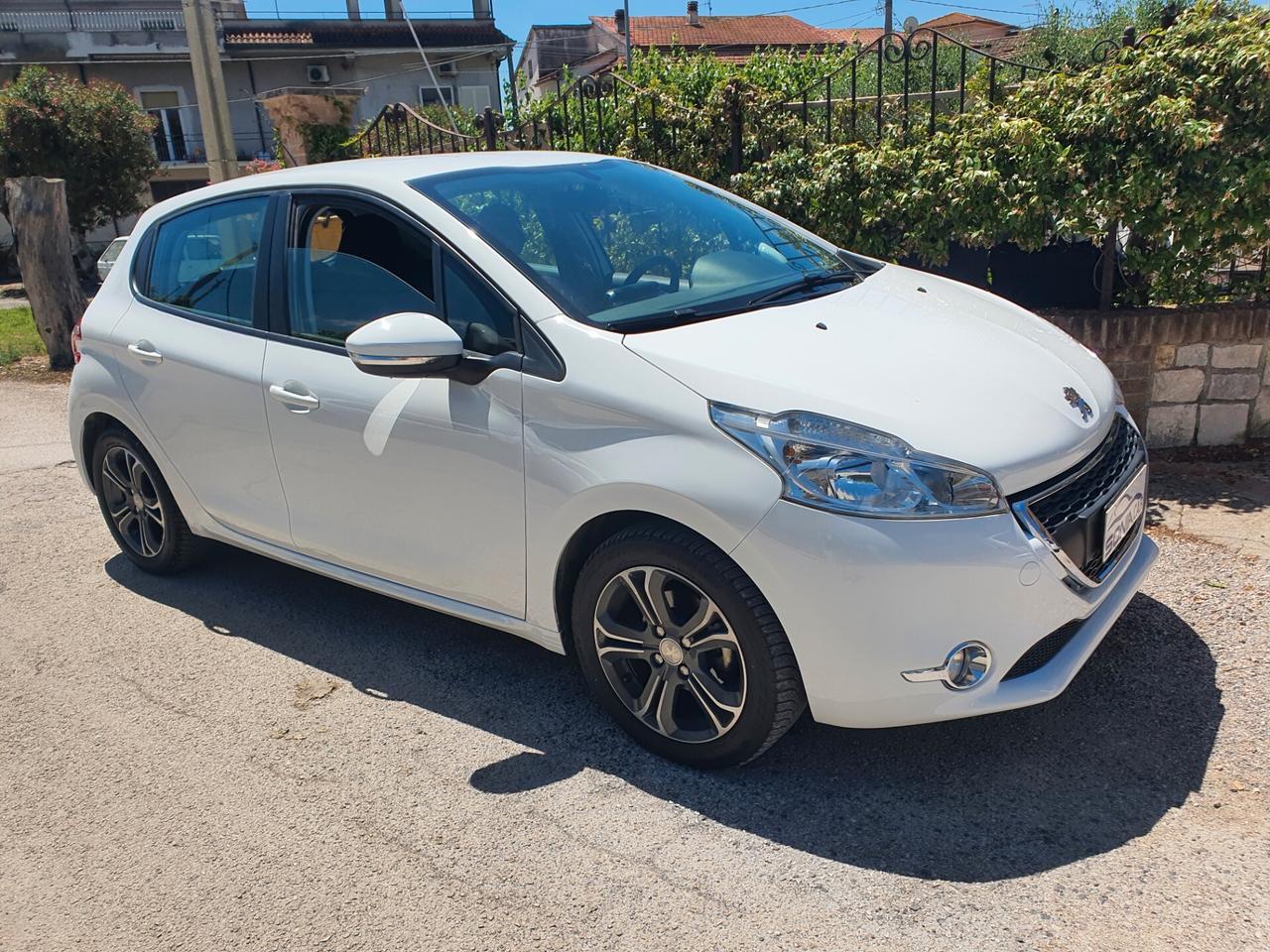 Peugeot 208 PureTech 82 5 porte Allure