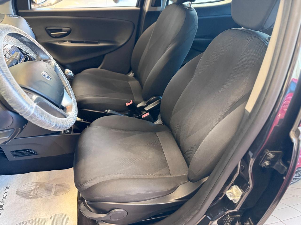 Lancia Ypsilon 1.2 69 CV 5 porte S&S Platinum