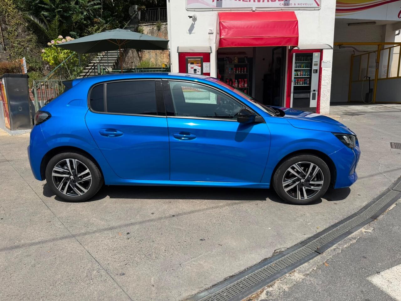 Peugeot 208 Allure Pack 100 CV 2023
