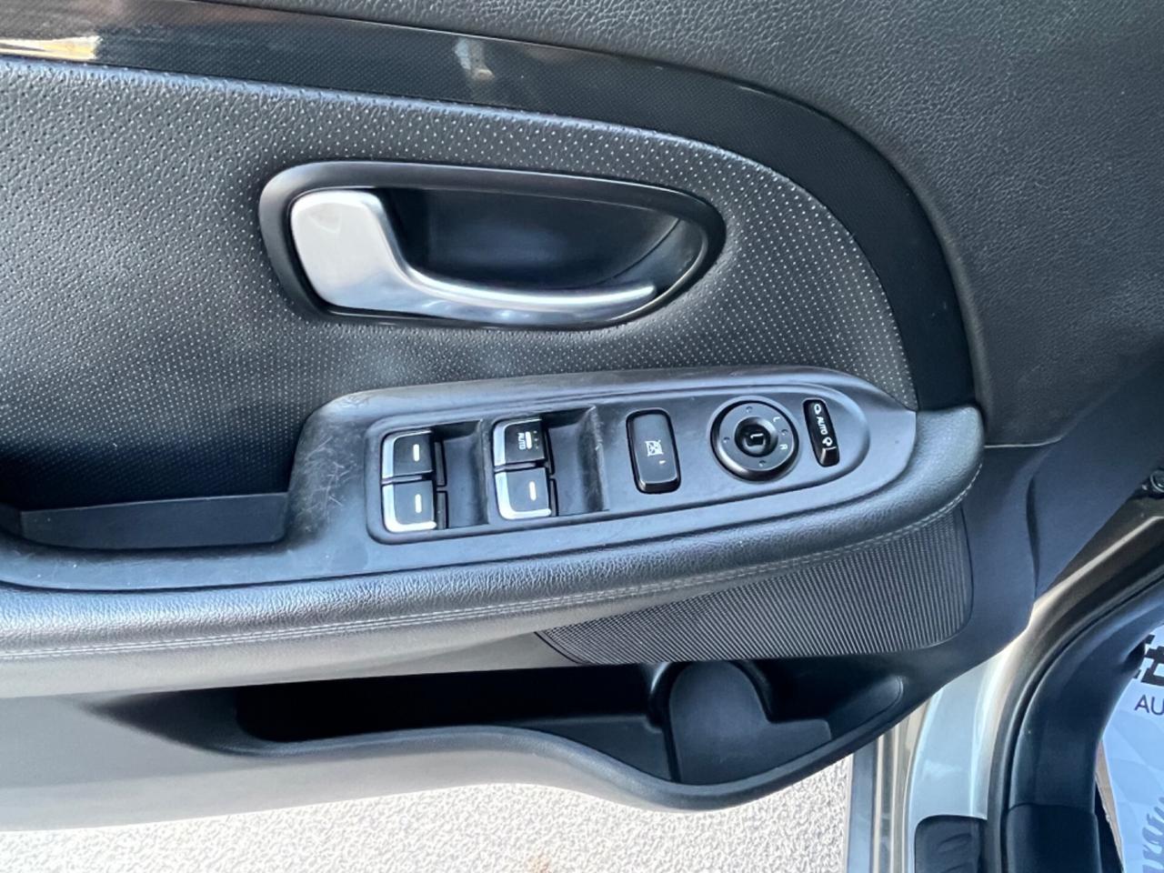 Kia Carens 1.7 CRDi 7 Posti Unipro 2015