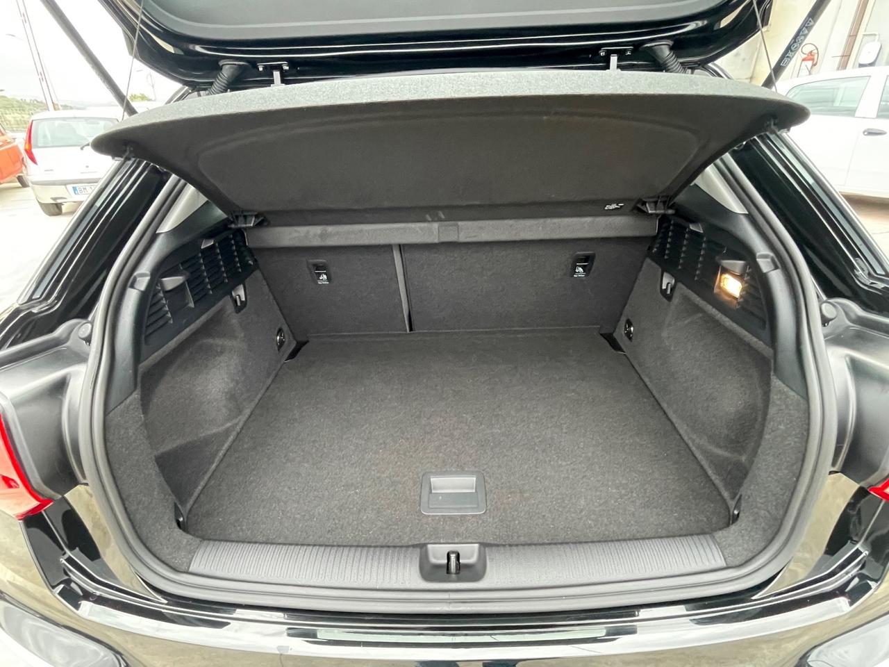 Audi Q2 35 TDI S tronic Business Advanced