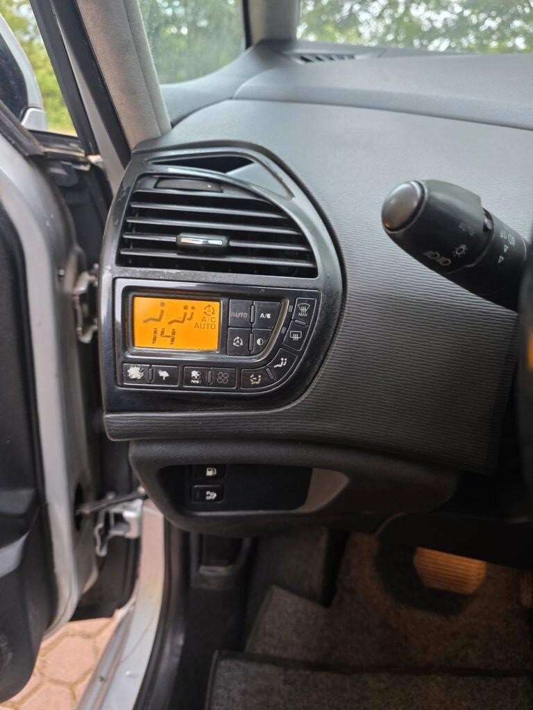 Citroen C4 Grand Picasso 2.0 HDi 138 FAP aut. Exclusive 7 POSTI