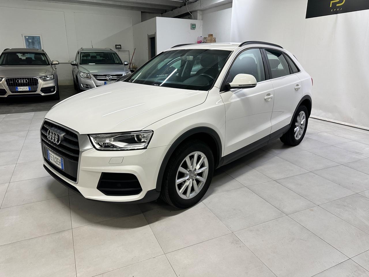Audi Q3 2.0 TDI 120 CV Business