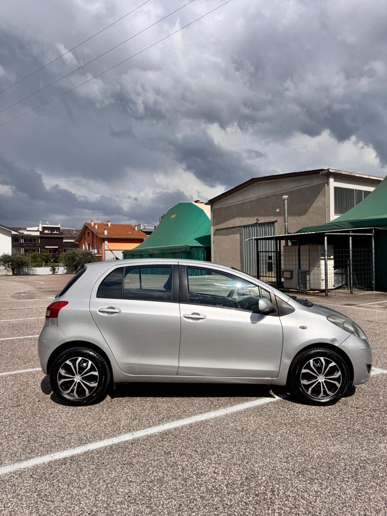 Toyota Yaris 1.3 5 porte 2011
