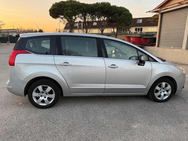 PEUGEOT 5008 7posti 1.6 HDi 115CV senza nessun lavoro da fare