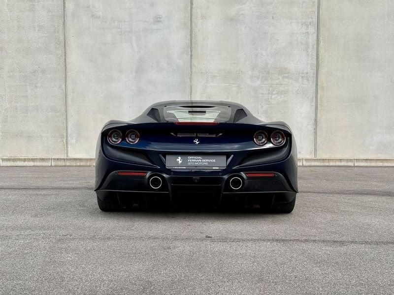 Ferrari F8 F8 Tributo - Blu Pozzi - sollevatore