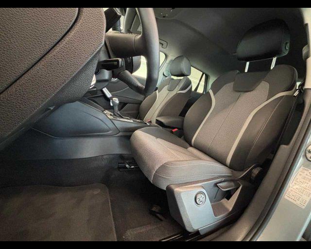 AUDI Q2 35 TDI S tronic Business Advanced