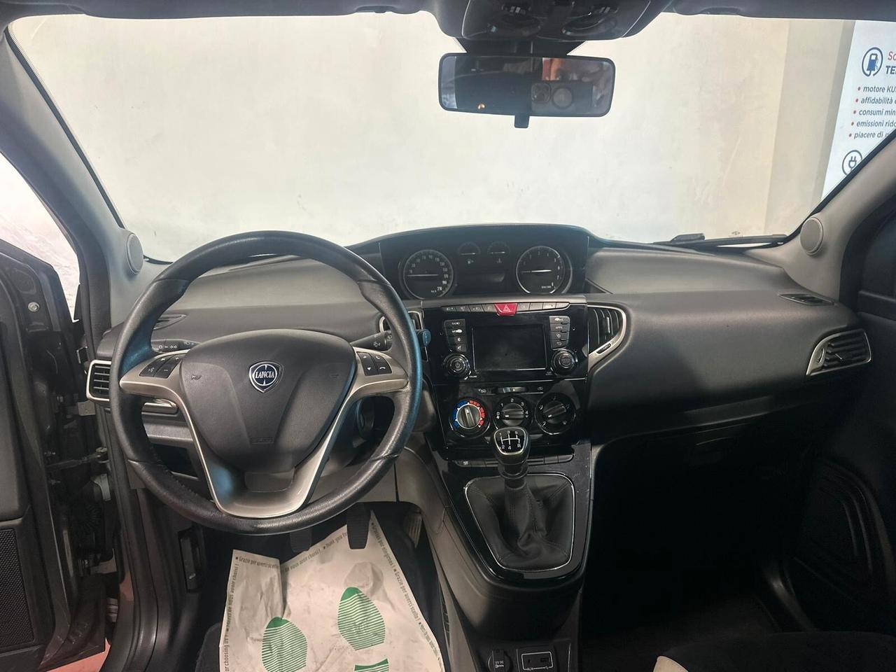 Lancia Ypsilon 1.2 69 CV 5 porte Platinum