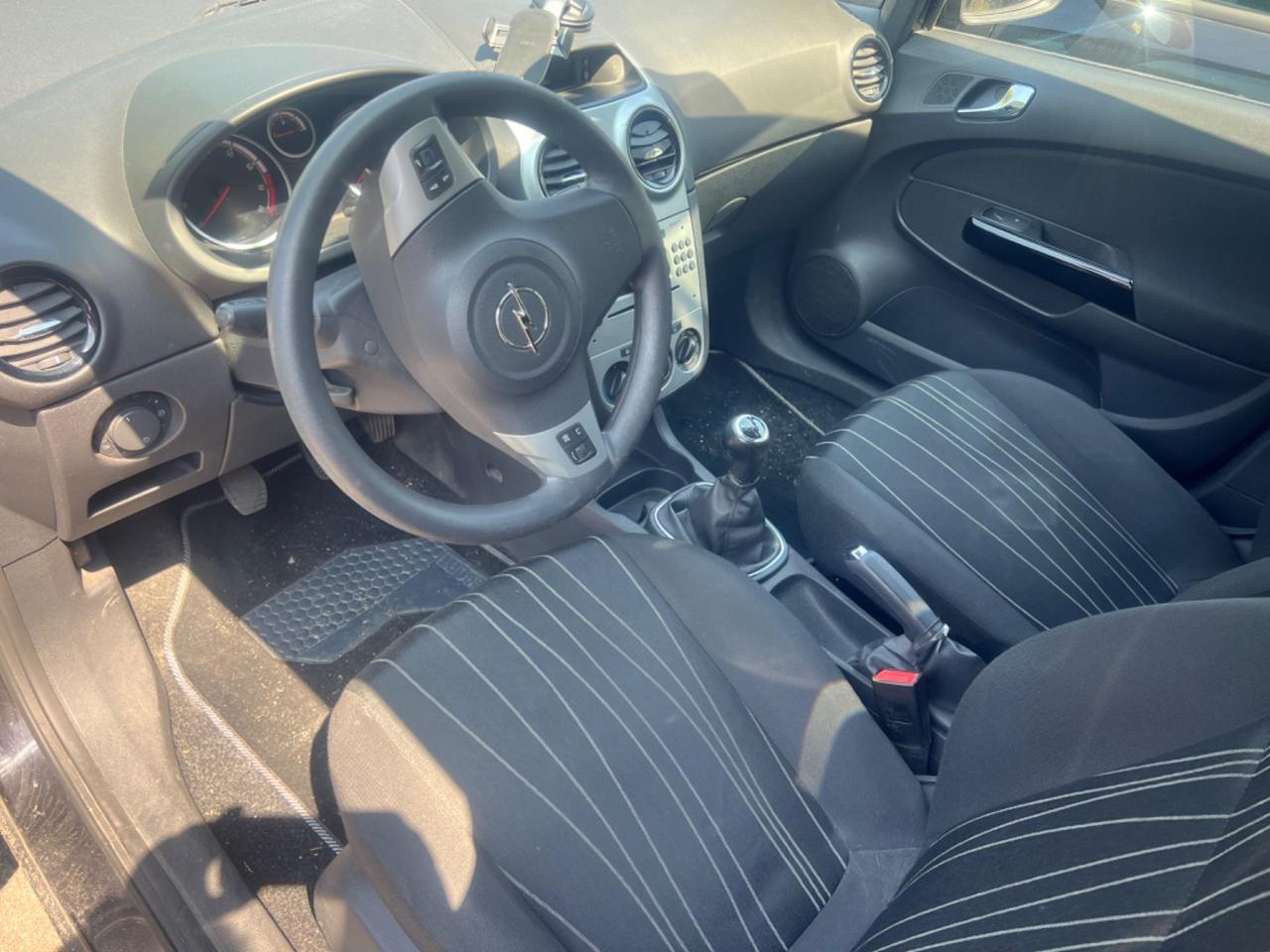 Opel Corsa 1.2 5 porte Cosmo