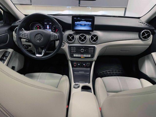 MERCEDES-BENZ GLA 220 PREMIUM 4MATIC AUTO