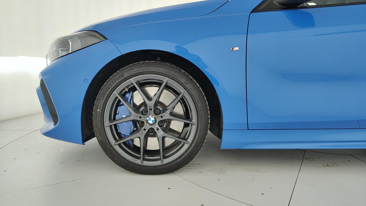 BMW Serie 1 F40 - 118d Msport auto