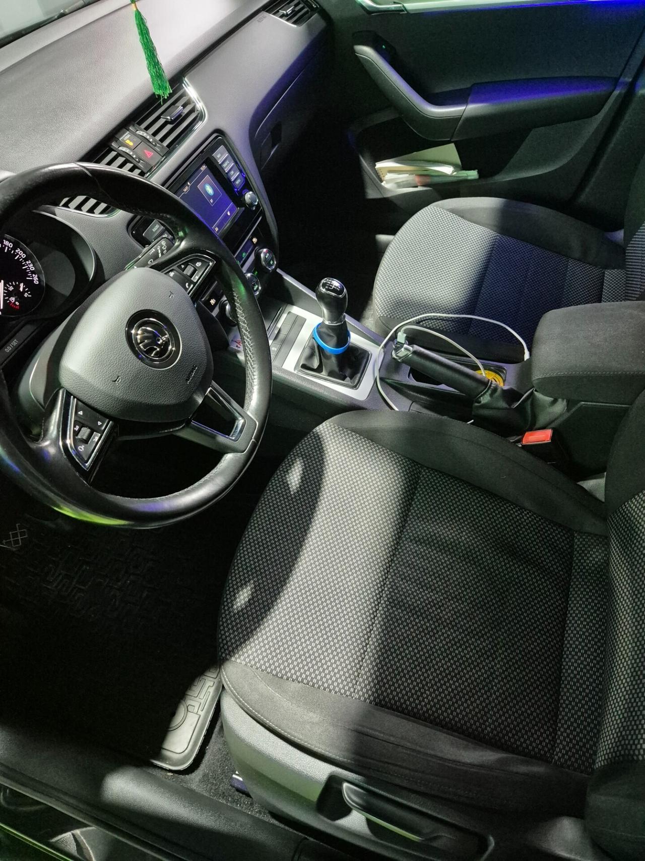 Skoda Octavia 1.6 TDI CR 110 CV Wagon Executive